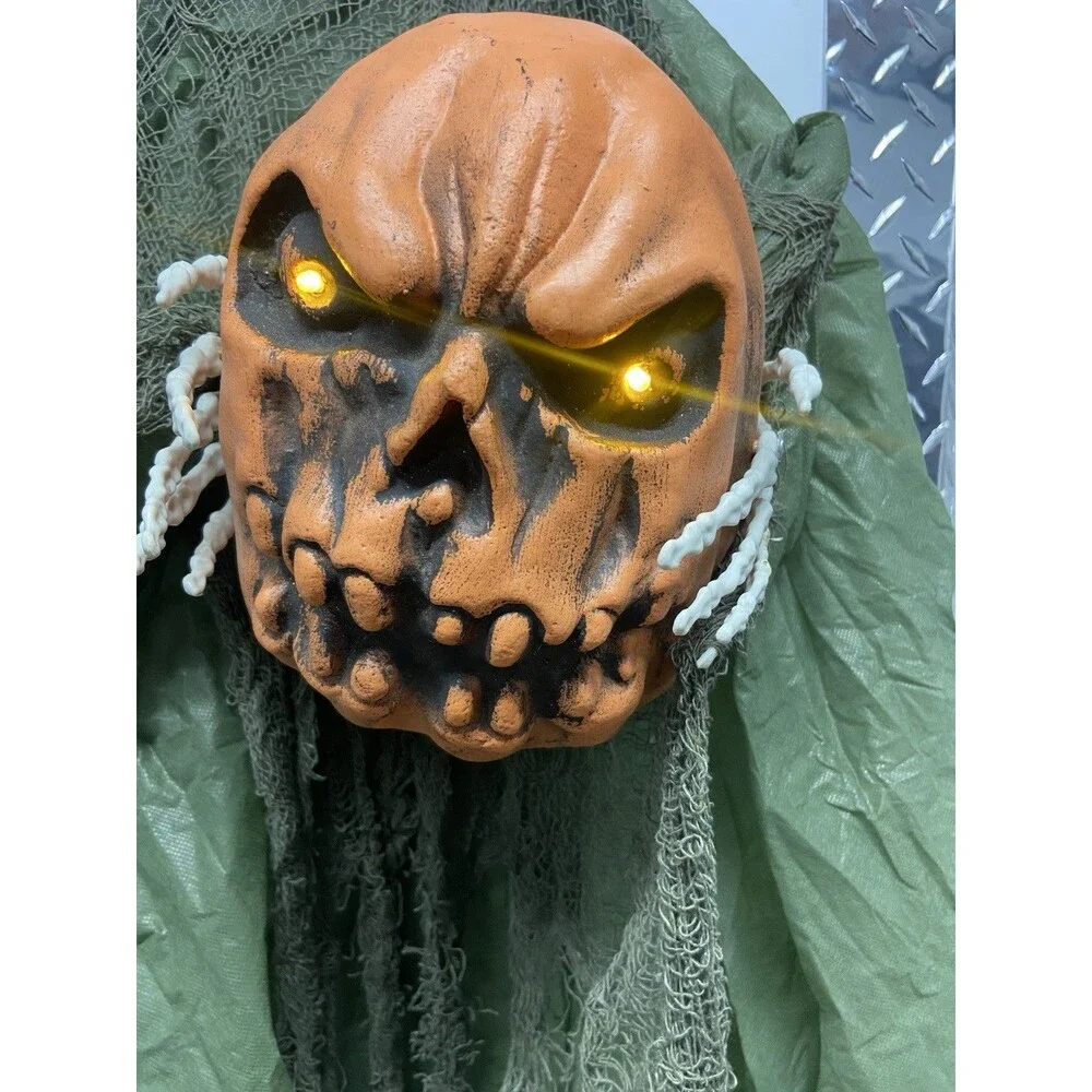 Hanging Ghoul Talking Halloween Lewis the Pumpkin Glows Hyde Decoration